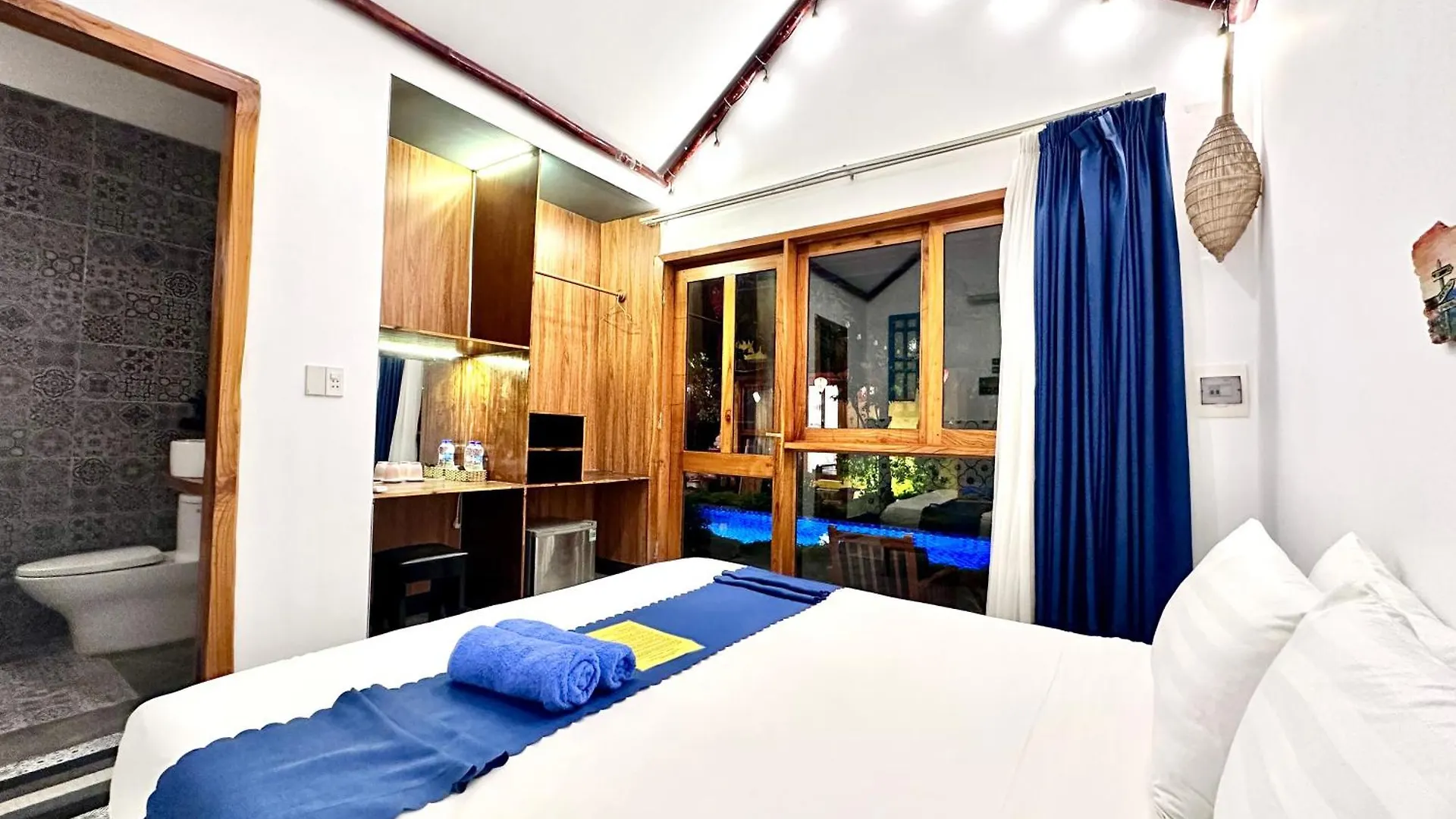 La Belle An Bang Seaside Hideaway Hotel Hoi An 3*,